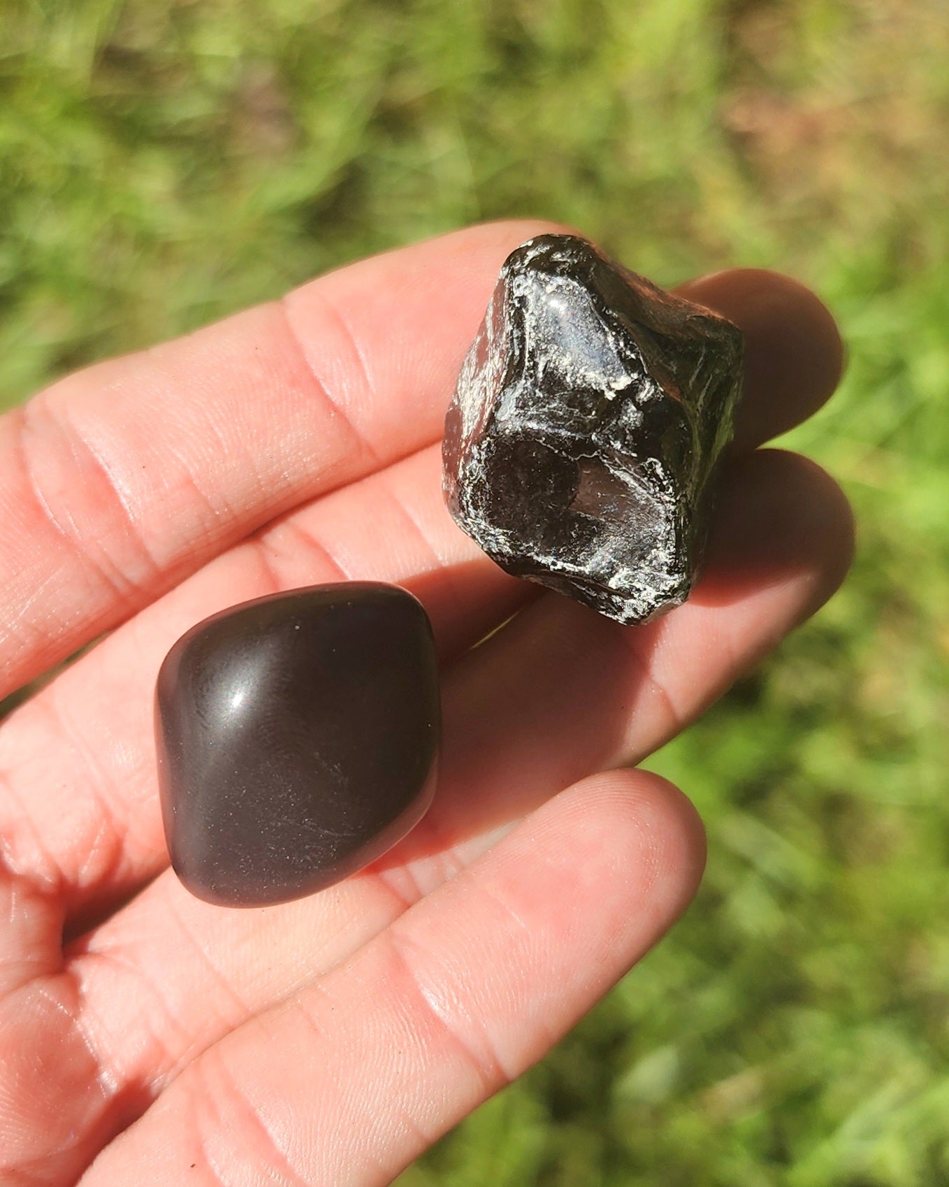 Apache Tears Raw and Tumbled