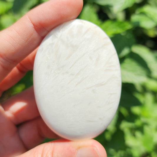 Scolecite Palm Stone