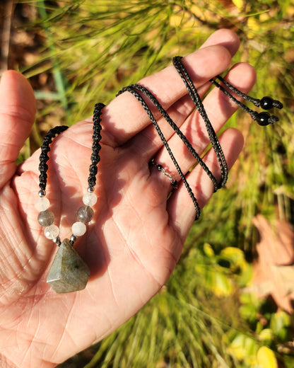 Labradorite Simple Macrame Necklace
