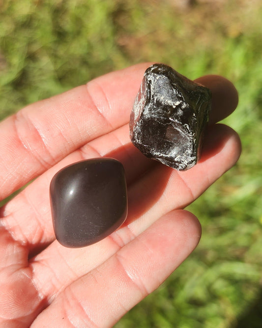 Apache Tears Raw and Tumbled