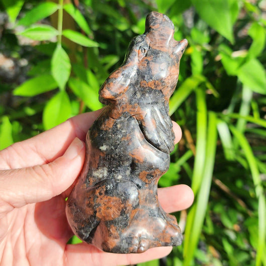 Red Que Sera Howling Wolf